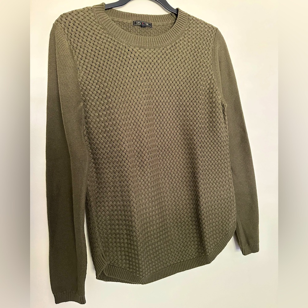 NWOT. Lefty & Me lightweight sweater.